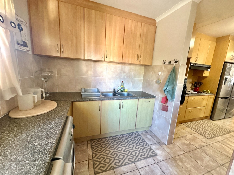 4 Bedroom Property for Sale in Fraaiuitsig Western Cape